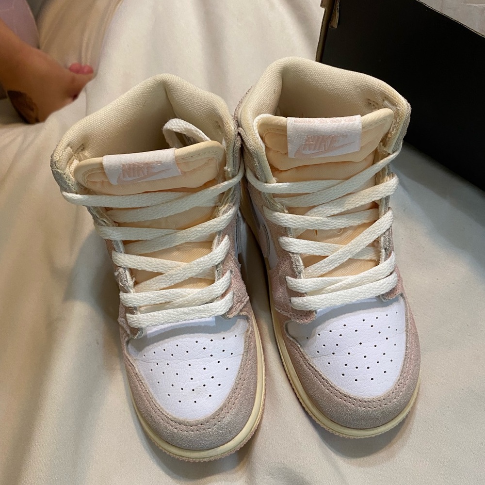Nike Sneakers in Cream and White